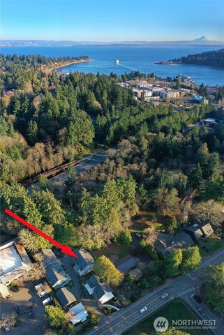 509 Groos Lane NE, Bainbridge Island, WA 98110