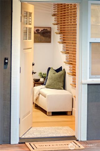 509 Groos Lane NE, Bainbridge Island, WA 98110