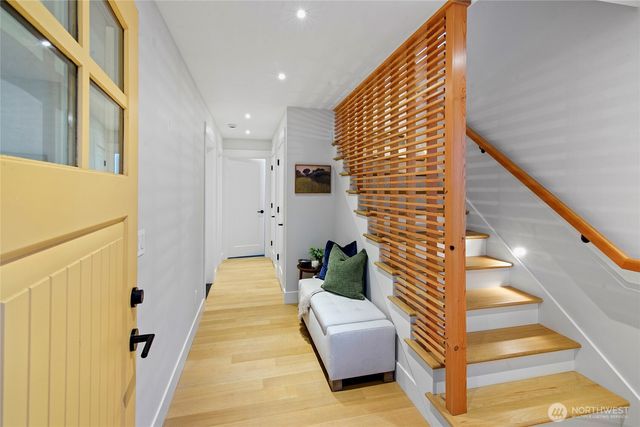 509 Groos Lane NE, Bainbridge Island, WA 98110