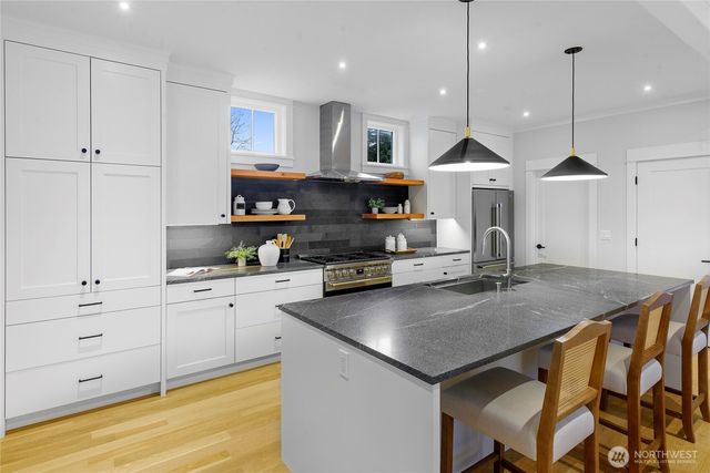 509 Groos Lane NE, Bainbridge Island, WA 98110