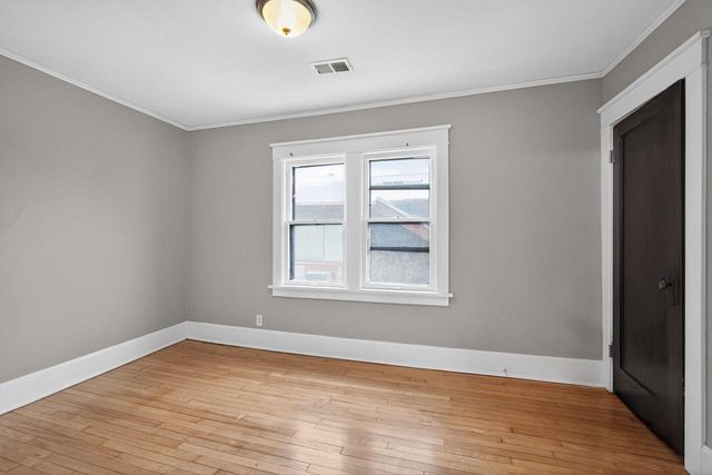 2927 N 40th STREET, Milwaukee, WI 53210