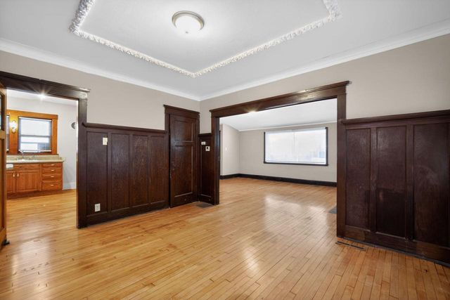 2927 N 40th STREET, Milwaukee, WI 53210