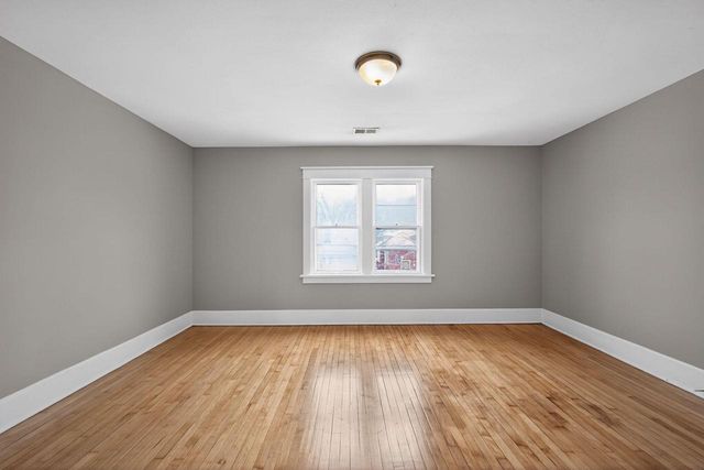 2927 N 40th STREET, Milwaukee, WI 53210