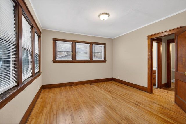 2927 N 40th STREET, Milwaukee, WI 53210