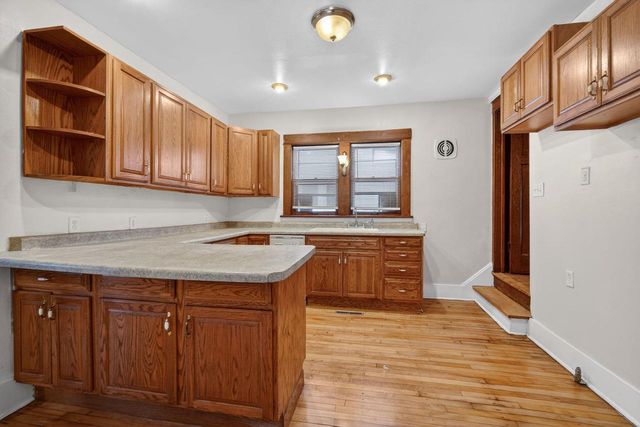 2927 N 40th STREET, Milwaukee, WI 53210