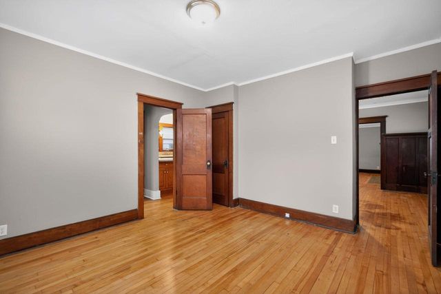 2927 N 40th STREET, Milwaukee, WI 53210