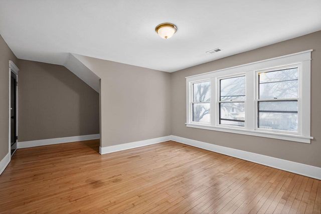 2927 N 40th STREET, Milwaukee, WI 53210