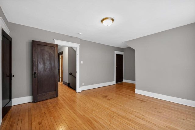 2927 N 40th STREET, Milwaukee, WI 53210