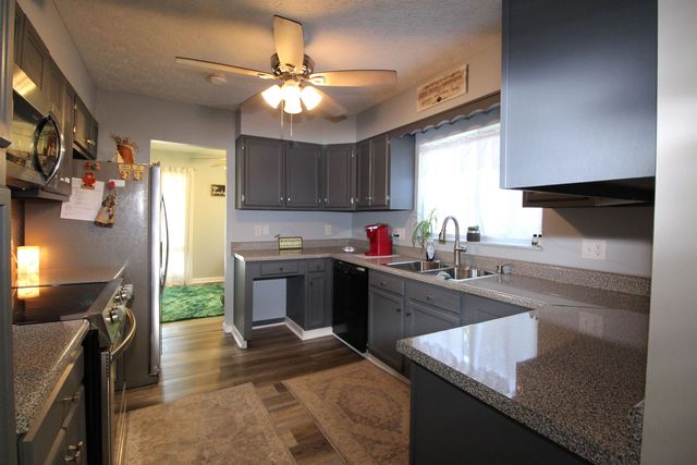 1525 Greenbrier Drive, Huntington, WV 25704