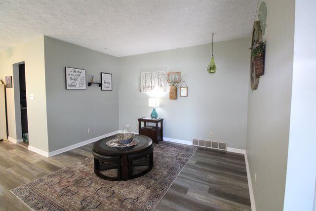 1525 Greenbrier Drive, Huntington, WV 25704