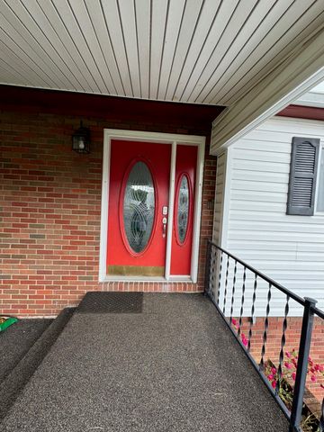 1525 Greenbrier Drive, Huntington, WV 25704