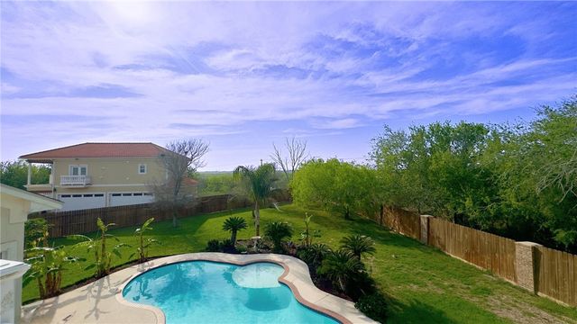 7906 Valtourmanche Dr, Corpus Christi, TX 78414