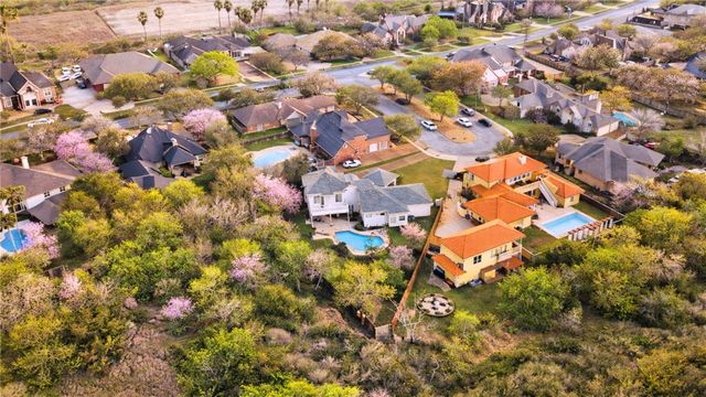 7906 Valtourmanche Dr, Corpus Christi, TX 78414