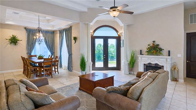 7906 Valtourmanche Dr, Corpus Christi, TX 78414