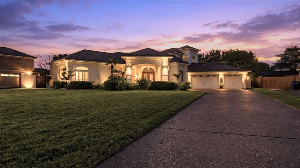 7906 Valtourmanche Dr, Corpus Christi, TX 78414