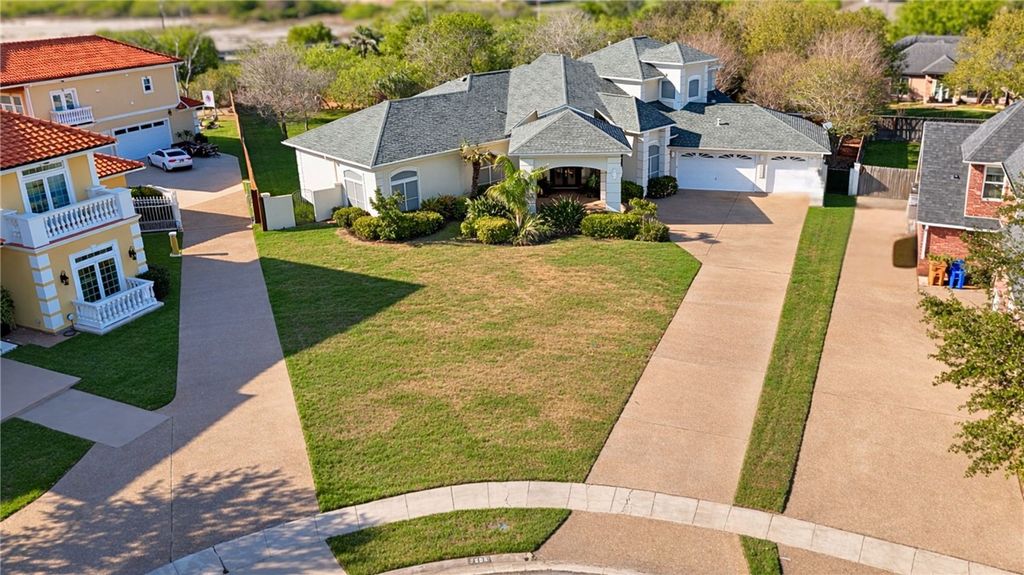 7906 Valtourmanche Dr, Corpus Christi, TX 78414 — photo 2