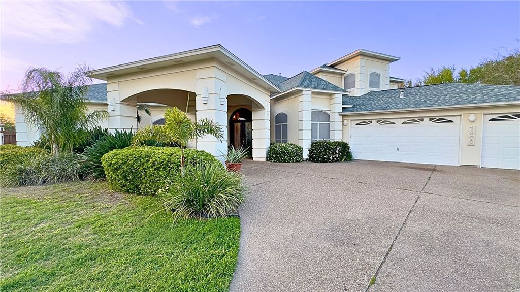 7906 Valtourmanche Dr, Corpus Christi, TX 78414 — photo 3
