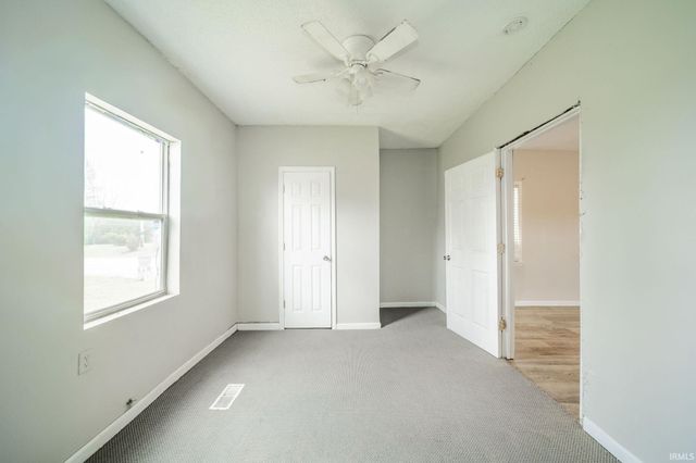 5694 E US Highway 36, Mooreland, IN 47360