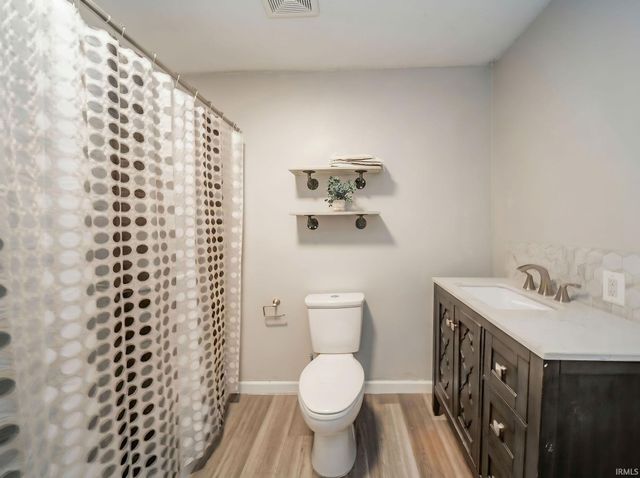 5694 E US Highway 36, Mooreland, IN 47360