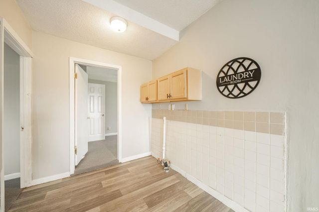 5694 E US Highway 36, Mooreland, IN 47360