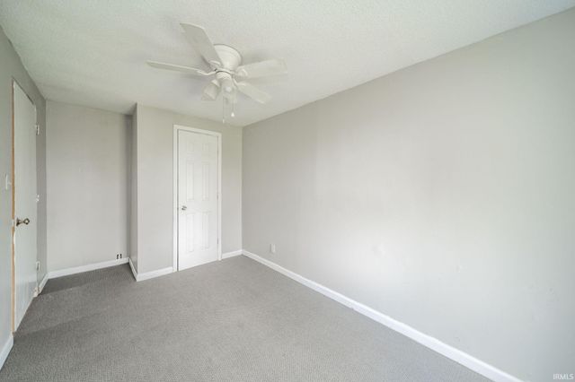 5694 E US Highway 36, Mooreland, IN 47360