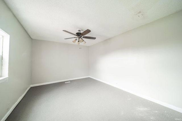 5694 E US Highway 36, Mooreland, IN 47360