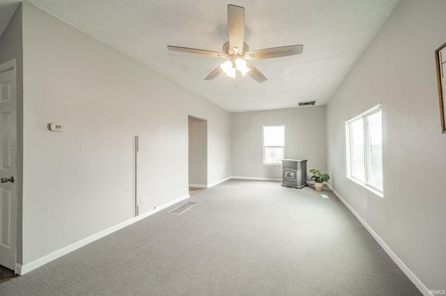 5694 E US Highway 36, Mooreland, IN 47360