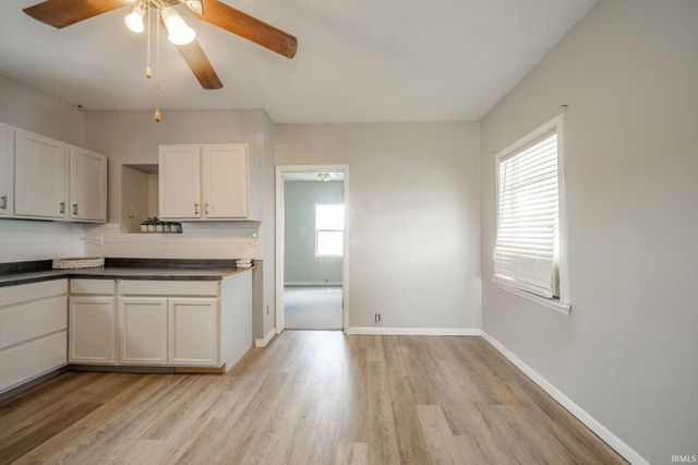 5694 E US Highway 36, Mooreland, IN 47360