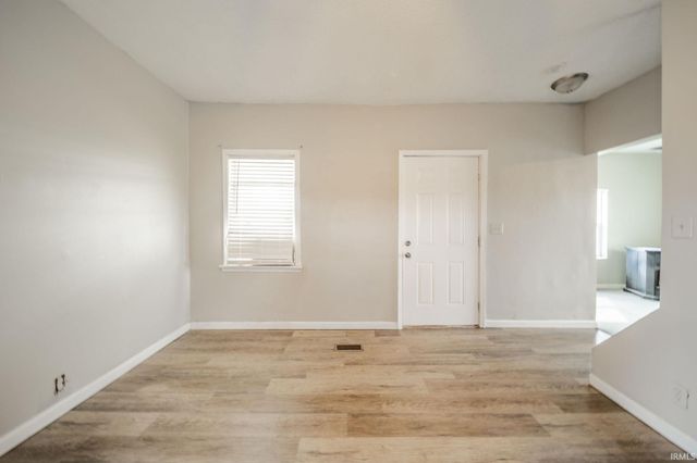 5694 E US Highway 36, Mooreland, IN 47360