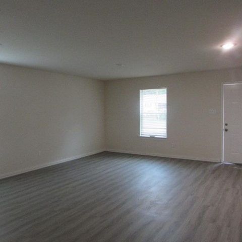 1214 Beaumont St, Longview, TX 75602