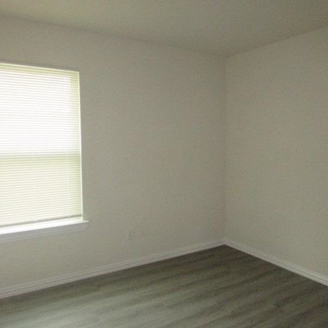 1214 Beaumont St, Longview, TX 75602