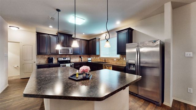 8657 Star Thistle Drive, Fort Worth, TX 76179