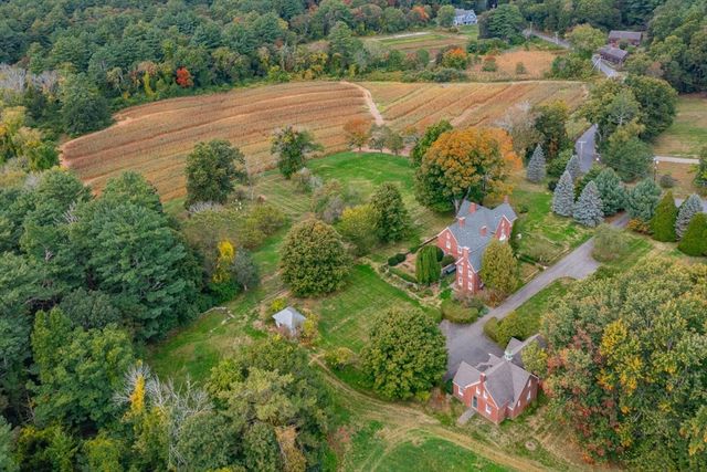 82 River Rd, Topsfield, MA 01983