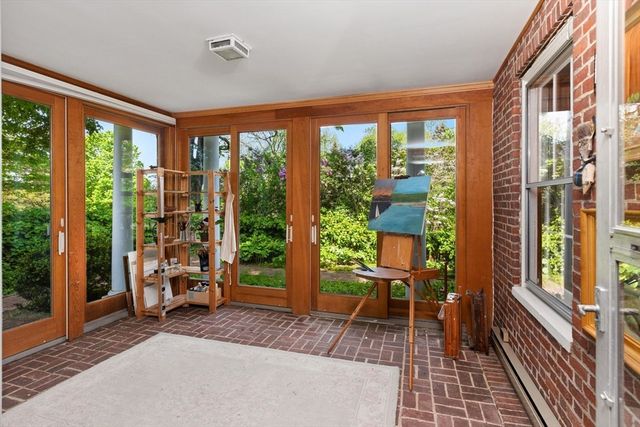 82 River Rd, Topsfield, MA 01983