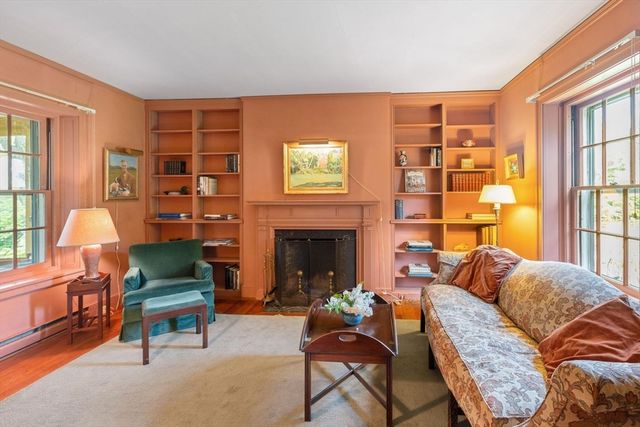82 River Rd, Topsfield, MA 01983