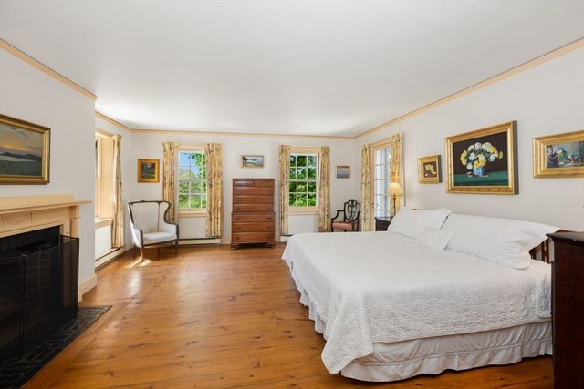 82 River Rd, Topsfield, MA 01983