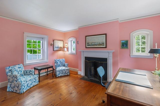 82 River Rd, Topsfield, MA 01983