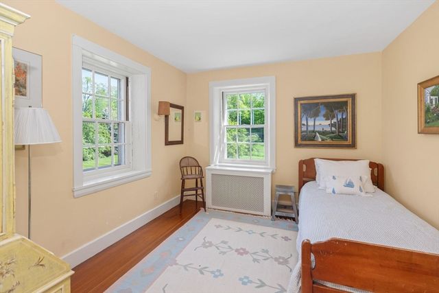 82 River Rd, Topsfield, MA 01983