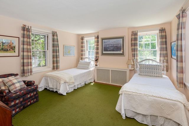 82 River Rd, Topsfield, MA 01983