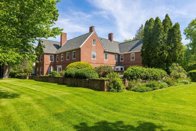 82 River Rd, Topsfield, MA 01983