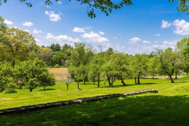 82 River Rd, Topsfield, MA 01983