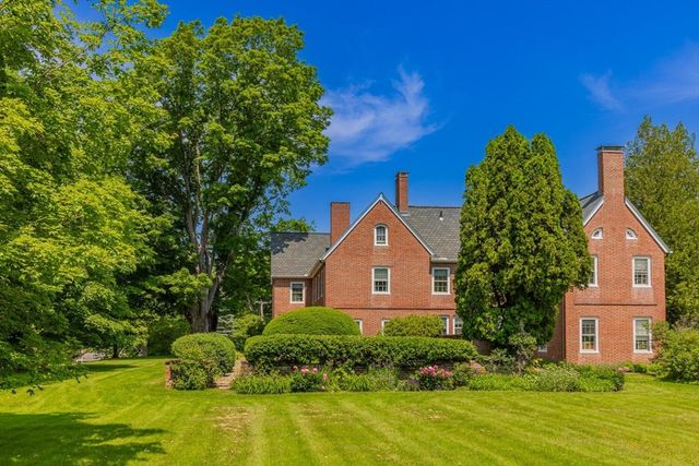 82 River Rd, Topsfield, MA 01983