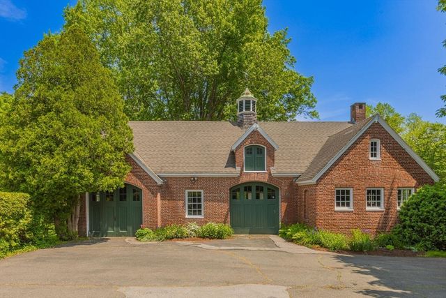 82 River Rd, Topsfield, MA 01983