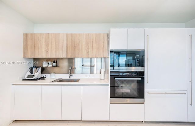 1000 Brickell Plz PH5004, Miami, FL 33131