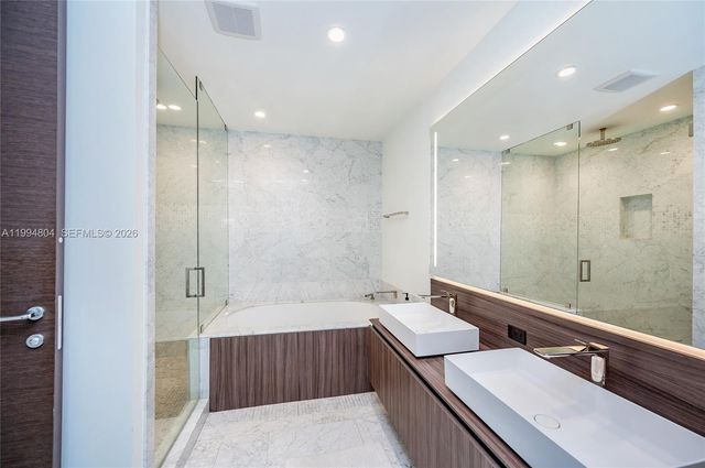 1000 Brickell Plz PH5004, Miami, FL 33131