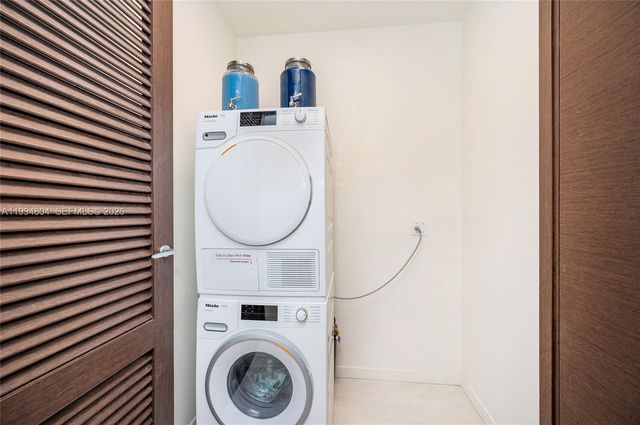 1000 Brickell Plz PH5004, Miami, FL 33131