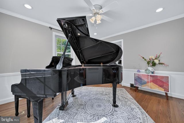 212 NORMANDY DR, Silver Spring, MD 20901