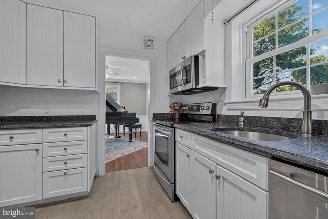 212 NORMANDY DR, Silver Spring, MD 20901