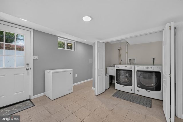 212 NORMANDY DR, Silver Spring, MD 20901