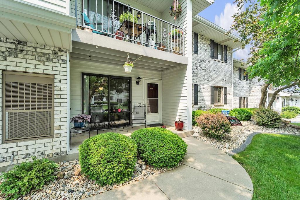 1372 30th AVENUE #9C, Kenosha, WI 53144